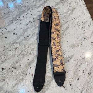 Stylish Black and Tan Guitar Strap